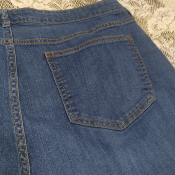 Old Navy "Diva" Plus Size Jeans - Picture 7 of 8